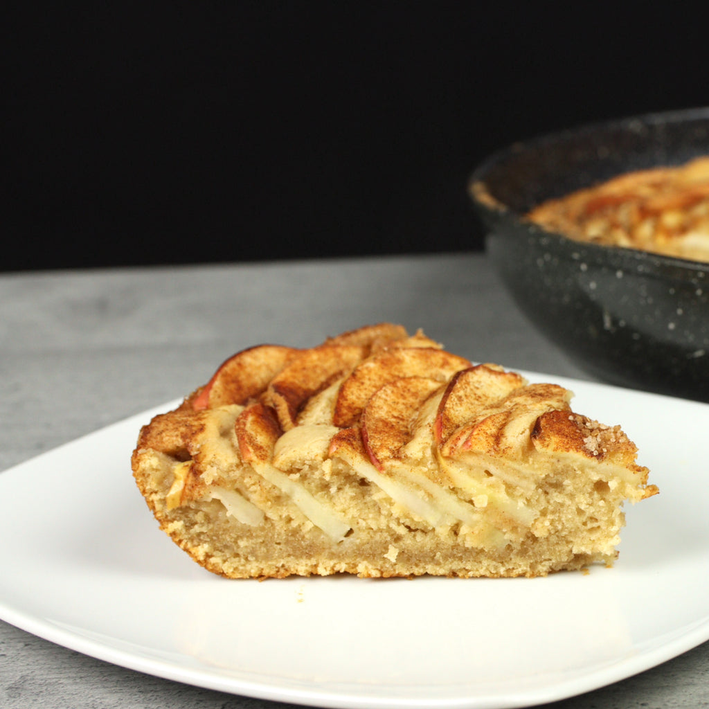 Brown Sugar Cinnamon Apple Skillet Cake
