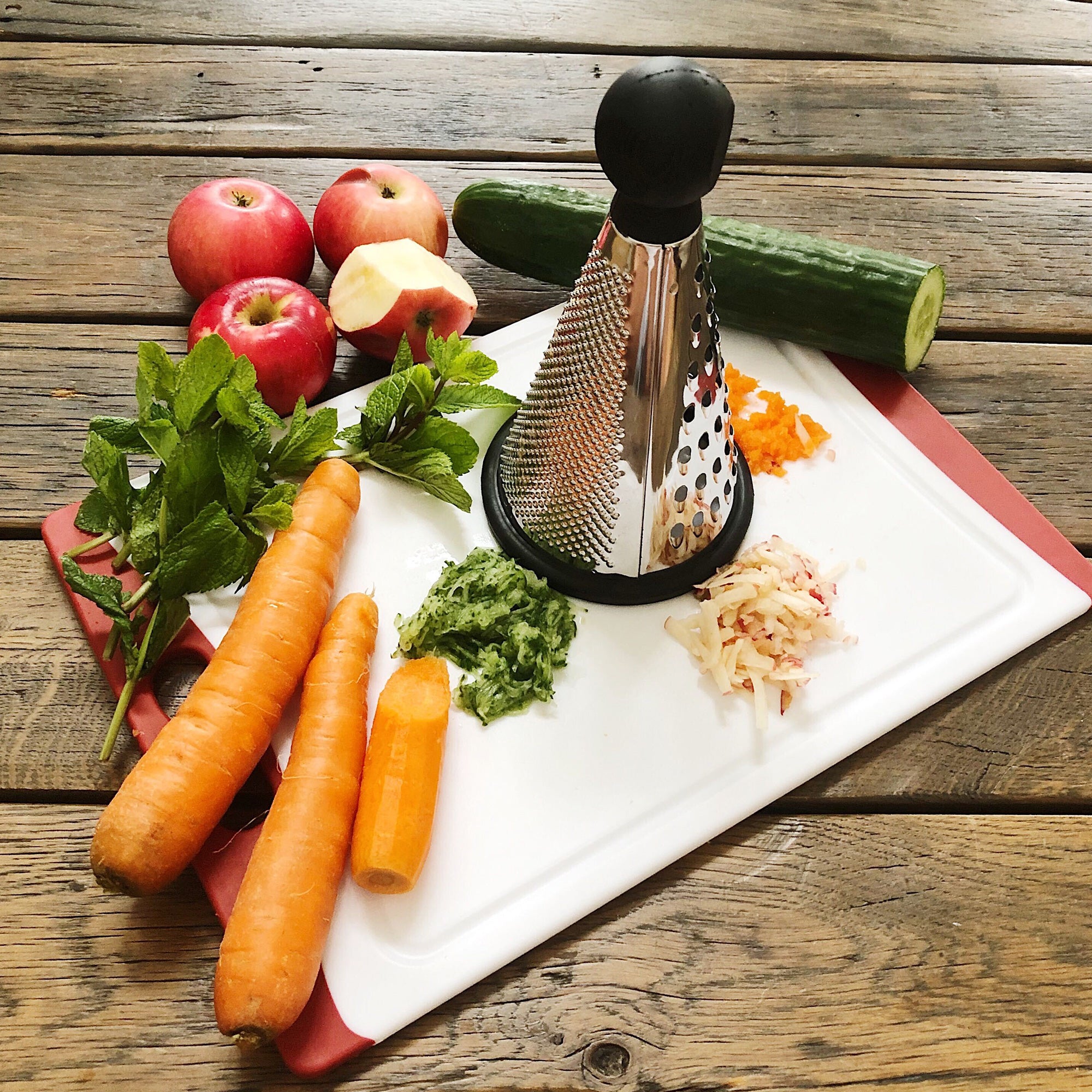 Medium Plastic Chopping Board - Red 14.1 Inch