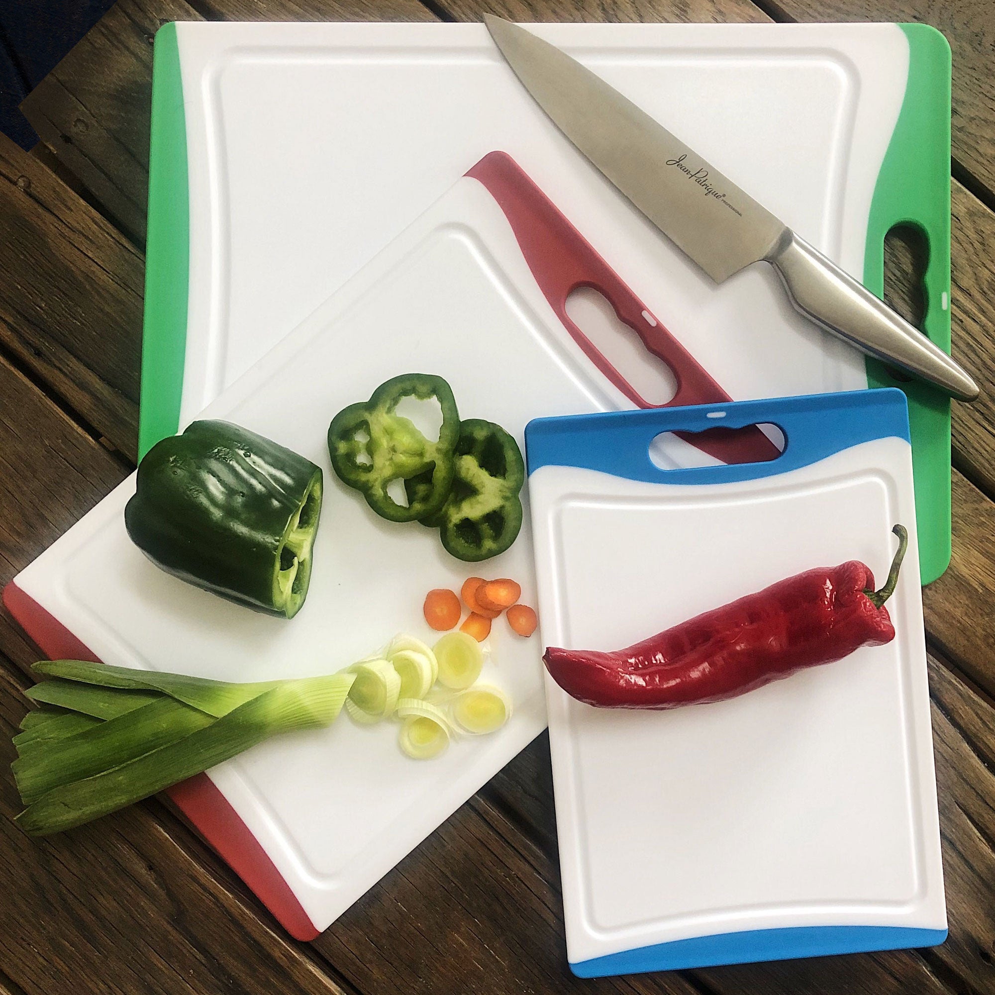 JoyJolt Plastic Cutting Board Set. White and Veri Peri Cutting Boards for Kitchen Dishwasher Safe with Handle. Non Slip Large and Small Chopping